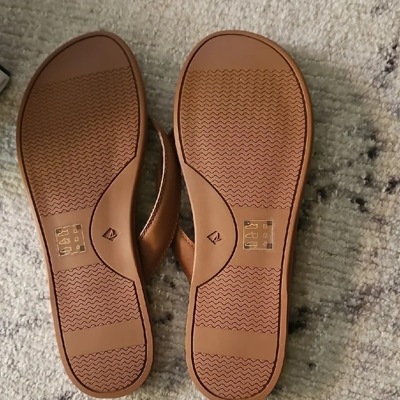NWT Sperry Women's Brown Flip-Flop Sandals - Picture 2 of 4